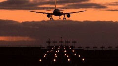 Boeing из Астаны при посадке выкатился за пределы полосы в Шереметьево