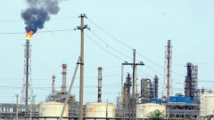 Уволенного за съёмку выбросов на НПЗ рабочего восстановили в должности