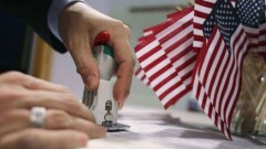 Трамп создаст центр по отбору иммигрантов и соискателей американской визы