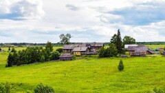 Сенат принял поправки, по которым малонаселённые города районного значения смогут получить статус села 