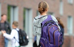 В ЗКО арестовали мать прогуливающей колледж ученицы