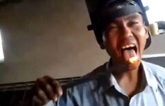 Терминатор из Актобе попробовал на вкус раскалённую сваркой трубу