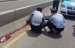 Мужчина погиб под колёсами автомобиля, перебегая дорогу возле барахолки в Алматы