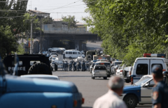 Взявшие в заложники полицейских в Армении радикалы озвучили свои условия