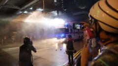 Полиция Гонконга впервые за всё время протестов применила водяные пушки 