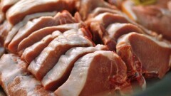 МСХ РК ввело запрет на ввоз мясной продукции с пяти предприятий Кыргызстана