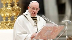 Папа Римский встал на защиту бедняков и мигрантов: Крик бедных заглушает шум богачей