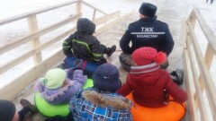 После гибели ребёнка на горке спасатели проводят инструктаж по безопасности