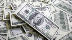 Доллар подешевел до 330 тенге на бирже