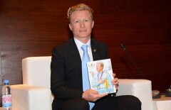 Александр Винокуров рассказал свою историю в книге "Олимпийский путь" 