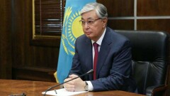Токаев наградит орденом полковника, который спас призывника от взрыва гранаты