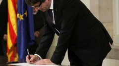 Лидер Каталонии подписал декларацию, но независимость от Испании не объявил
