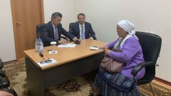 Аким Нур-Султана и министр труда приняли многодетных матерей, которые требовали предоставить им жильё