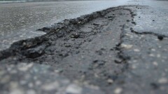 Ролики о ямах на дорогах астанчане выкладывают в соцсети, чтобы увидел акимат