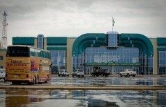 В кыргызских СМИ обсуждают, как казахстанский "Хоргос" душит барахолку "Дордой"