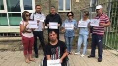 В Алматы жители Алатауского района объявили голодовку. Люди требуют смены КСК