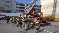 Во всех трёх ТРЦ Mega в Казахстане сняли автоматическую блокировку запасных выходов