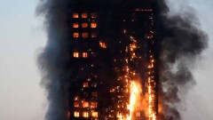 В Лондоне сгорел 24-этажный дом, погибли несколько человек