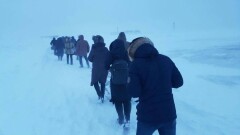 Автобус с карагандинскими рабочими увяз в снегу по дороге к руднику