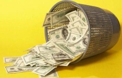 Уборщица из Газпрома сумкой за 300 тысяч рублей подняла престиж профессии