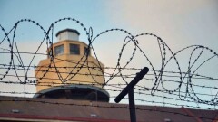 Двух полицейских осудили за применение пыток в Таразе