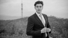 Композицию в память о сыне Еркеша Шакеева исполнил британский пианист