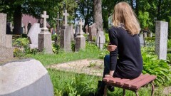 В Нур-Султане девять полицейских уволили за передачу похоронным бюро сведений о погибших