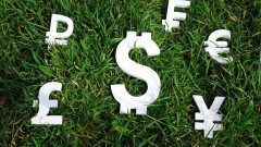 Курс доллара после инаугурации президента остался прежним – 384, 21