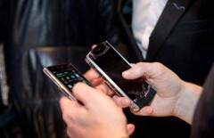 Запрет на использование смартфонов госслужащими разделил казахстанцев на два лагеря