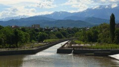 В Алматы реконструировали набережную вдоль реки Есентай
