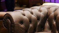 Минфин: Чиновники ухитряются покупать кожаные диваны через госзакупки по частям