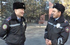Полицейских, спасших алматинку от самоубийства, представят к награде