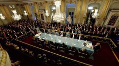Присуждающая Нобелевскую премию академия приняла отставку четверых членов