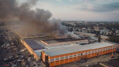 Появилось видео пожара на барахолке в Алматы, снятое с высоты птичьего полёта