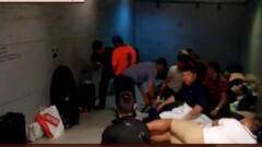 Прилетевших в Сеул казахстанцев закрыли в подвале и не впускают в страну