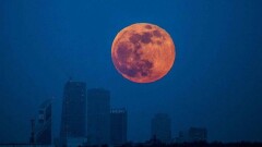 В ночь на 4 декабря казахстанцы смогут наблюдать супер-Луну