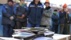 На одном предприятии в Шымкенте задержали 210 нелегалов из Китая и Узбекистана