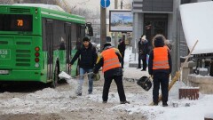 Последний день долгого снегопада в Алматы: выпало ещё восемь сантиметров снега