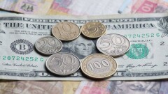 Курс доллара на бирже снова превысил 380 тенге