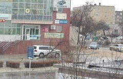 Ураган повалил дерево на автомобиль с ребёнком в Актау