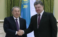 Назарбаев призвал Порошенко к компромиссу в конфликте с Россией