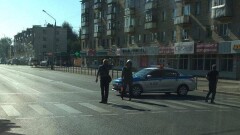 Спецоперация в Астане: Грабитель заблокирован в здании ломбарда вместе с сотрудниками 