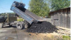 Власти ВКО пообещали наказывать перекупщиков, в два раза завышающих цены на уголь