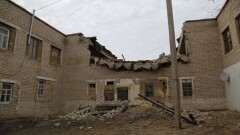 Аким Аральска пообещал помочь каждой семье из обрушившейся двухэтажки 