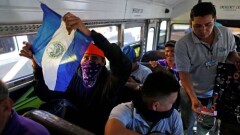 Вслед за гондурасцами в США отправился караван мигрантов из Сальвадора