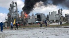 Более 20 человек пострадали в результате пожара на химзаводе в Техасе