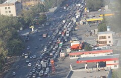 Власти Алматы обещают пробить пробки