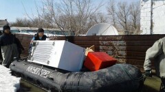 Жуткие ролики снимают жители Костанайской области, возвращаясь в дома после паводка