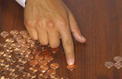 В Минсоцзащиты выплату пособий назвали не обязательством, а добровольной помощью.