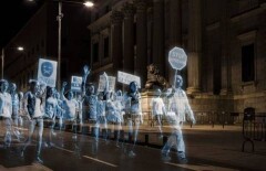 В Испании на акцию протеста вывели голограммы